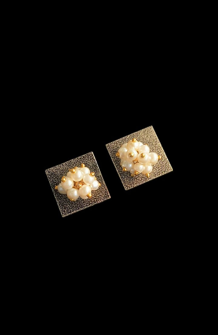 Dual Tone Cheeselings Oxides Studs