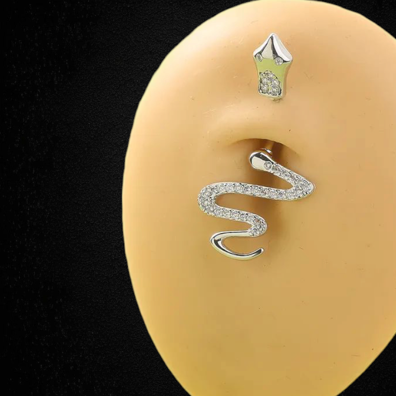 Sessy Snake Belly Piercing