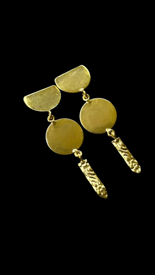 Sunehri Muse Danglers