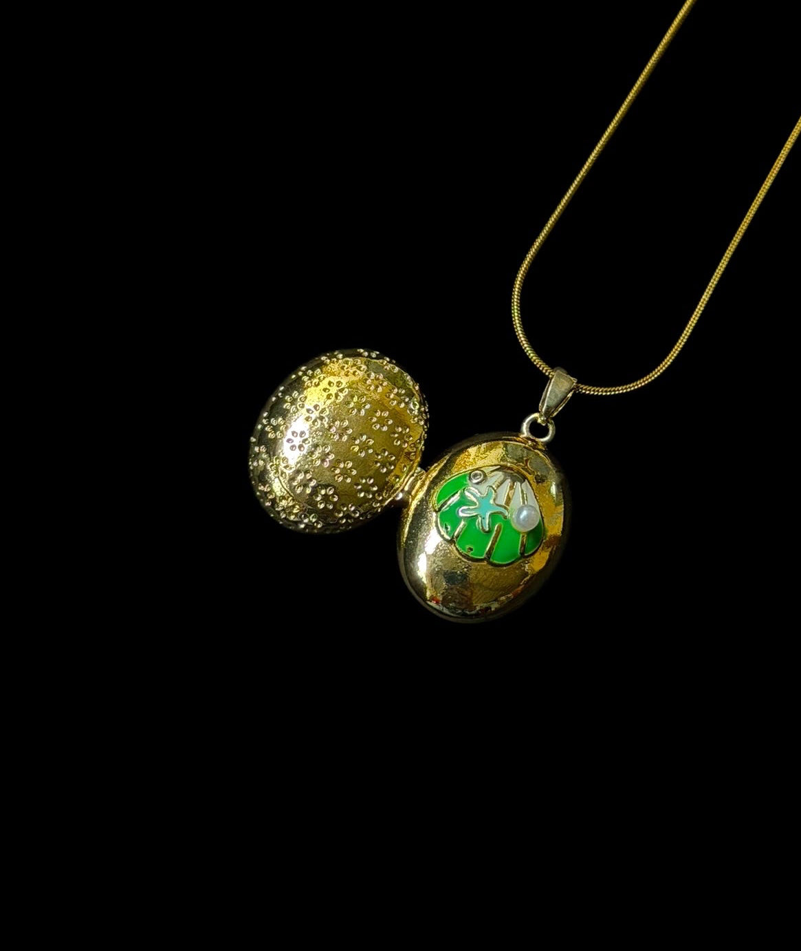 Beach wear pendant